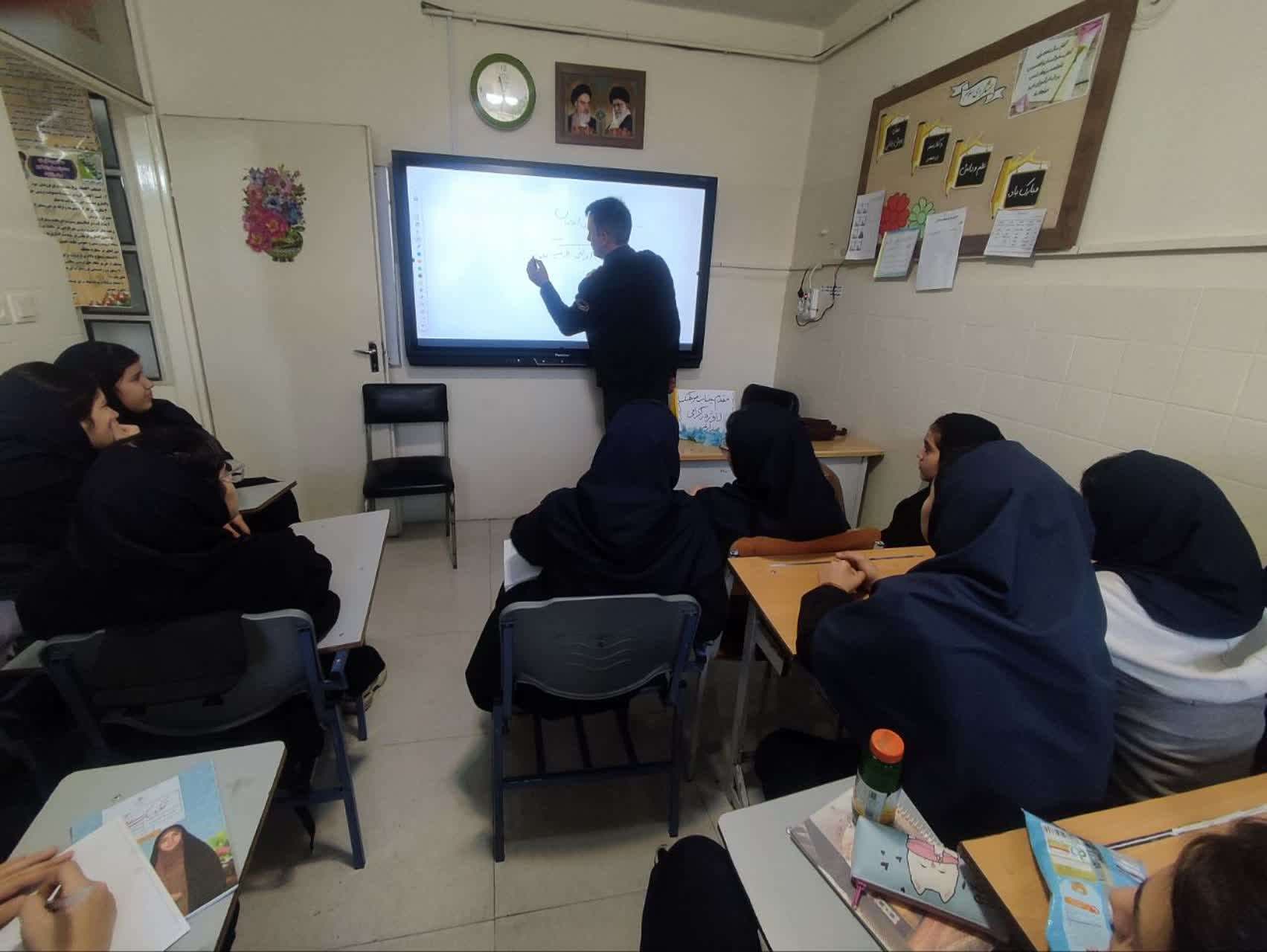 دبیرستان متوسطه اول پردیس